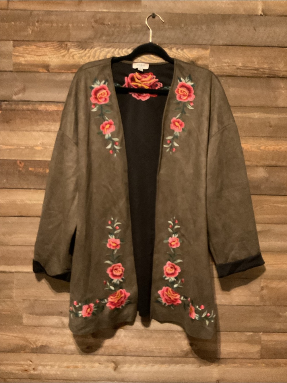 Umgee Olive Green Floral Embroidered Faux Suede Kimono Women’s Size Large